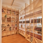 中古マンションのリノベーション後の書斎の本棚